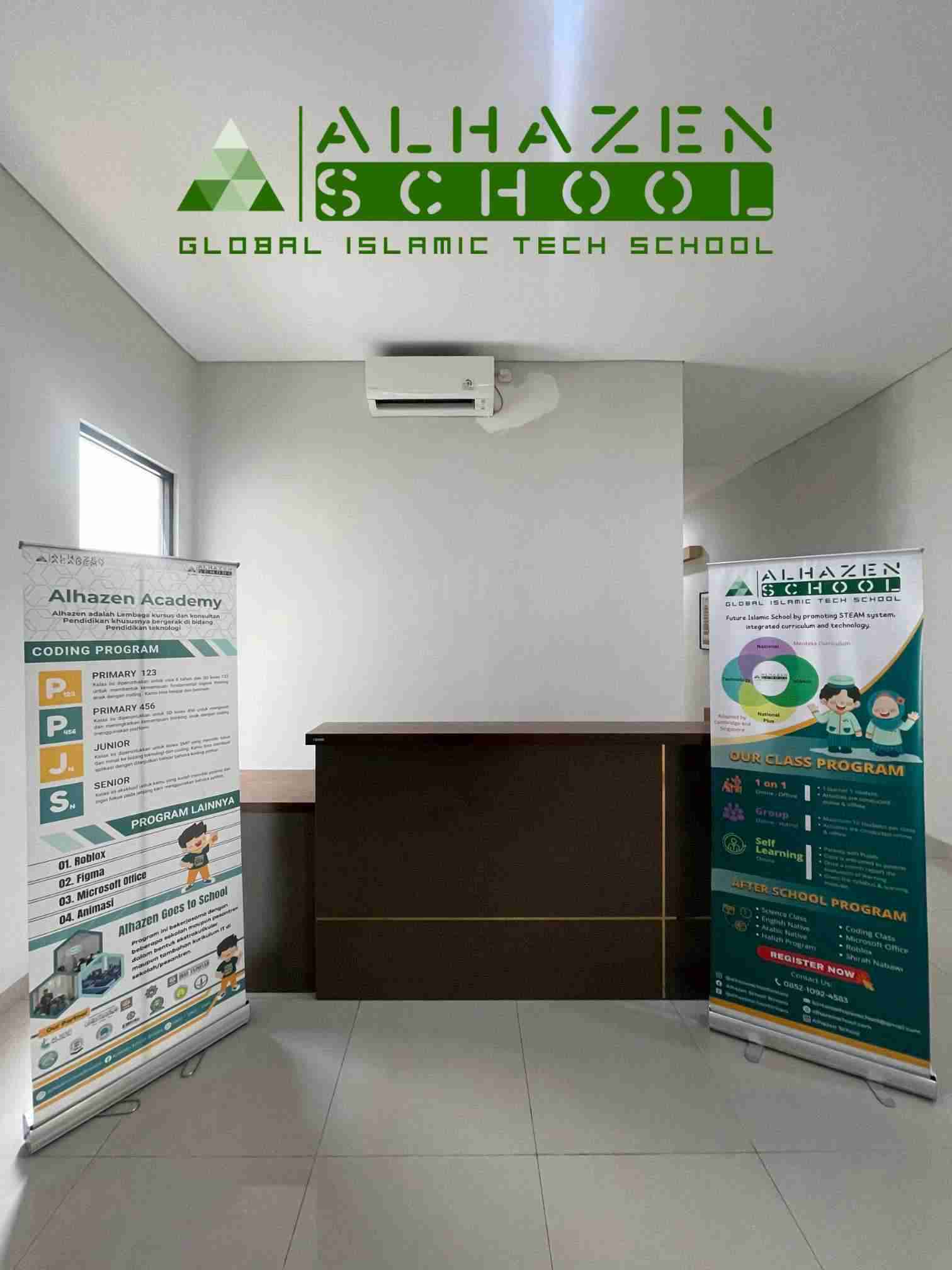 Resepsionis Alhazen School Bintaro